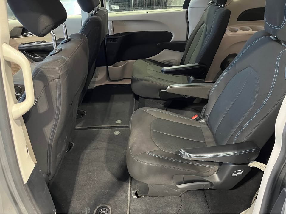 2021 Chrysler Pacifica Touring AWD