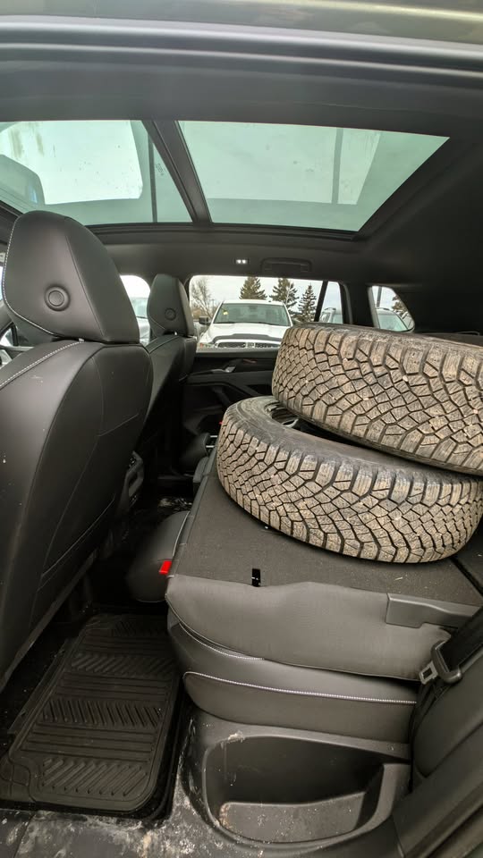 2025 Volkswagen Tiguan Comfortline R-Line Black Edition