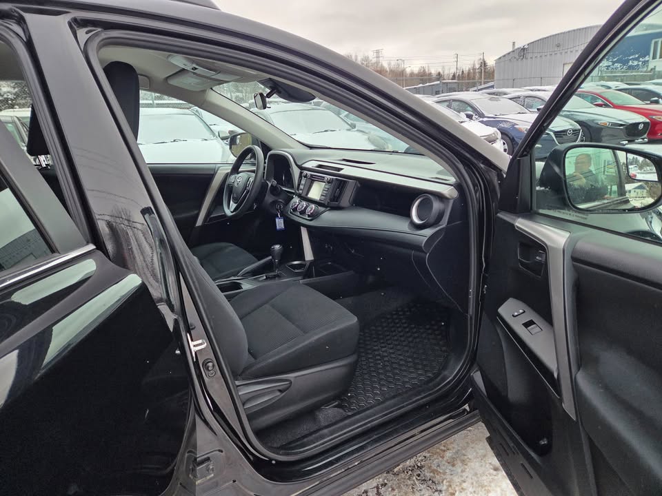 2017 Toyota RAV4 LE FWD