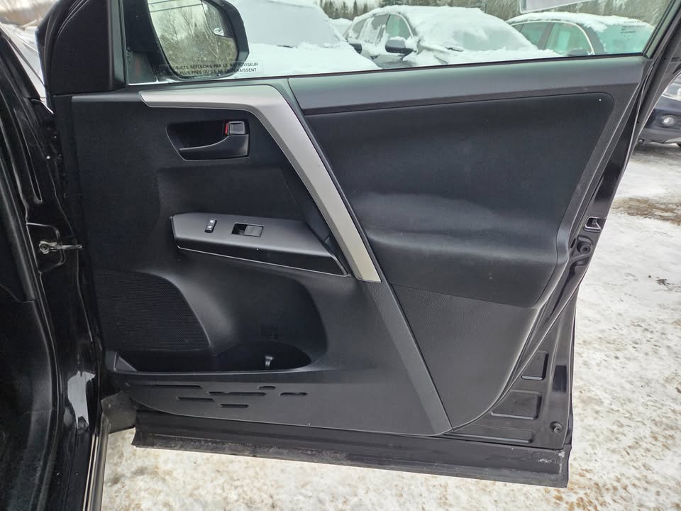 2017 Toyota RAV4 LE FWD