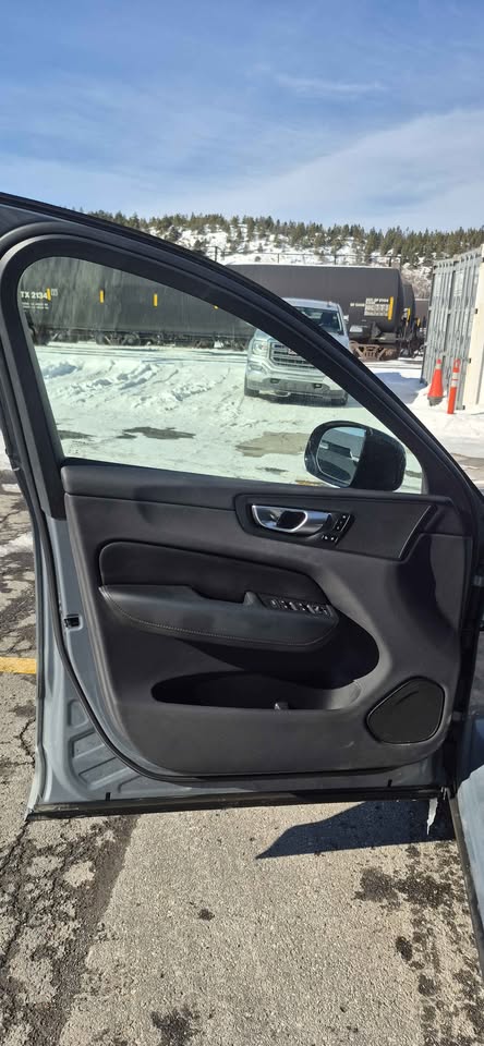 2023 Volvo XC60 Dark Theme