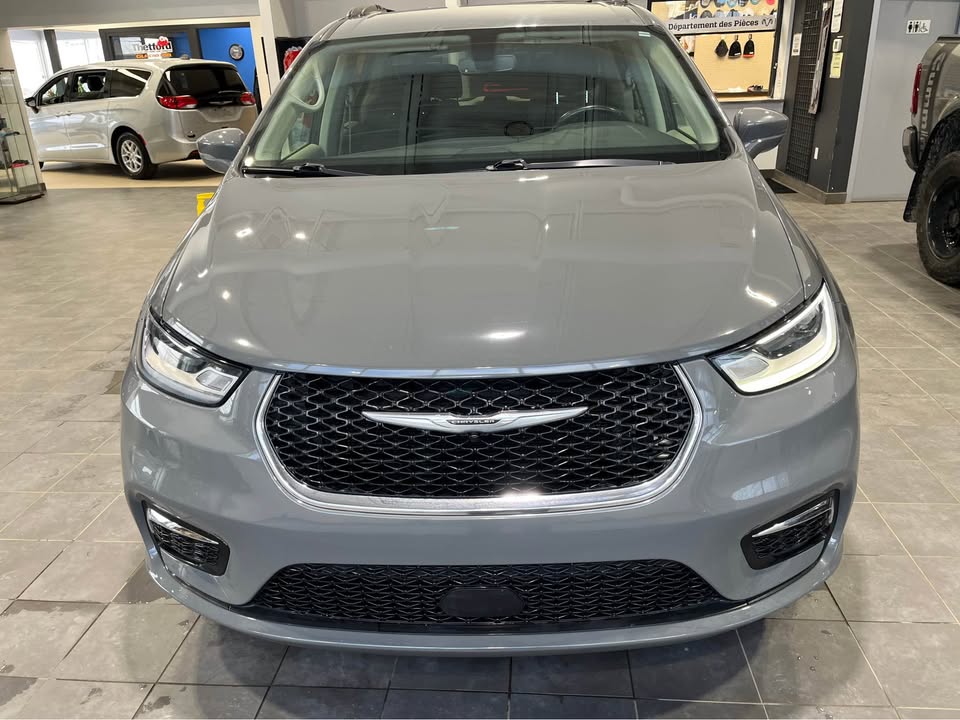 2021 Chrysler Pacifica Touring AWD