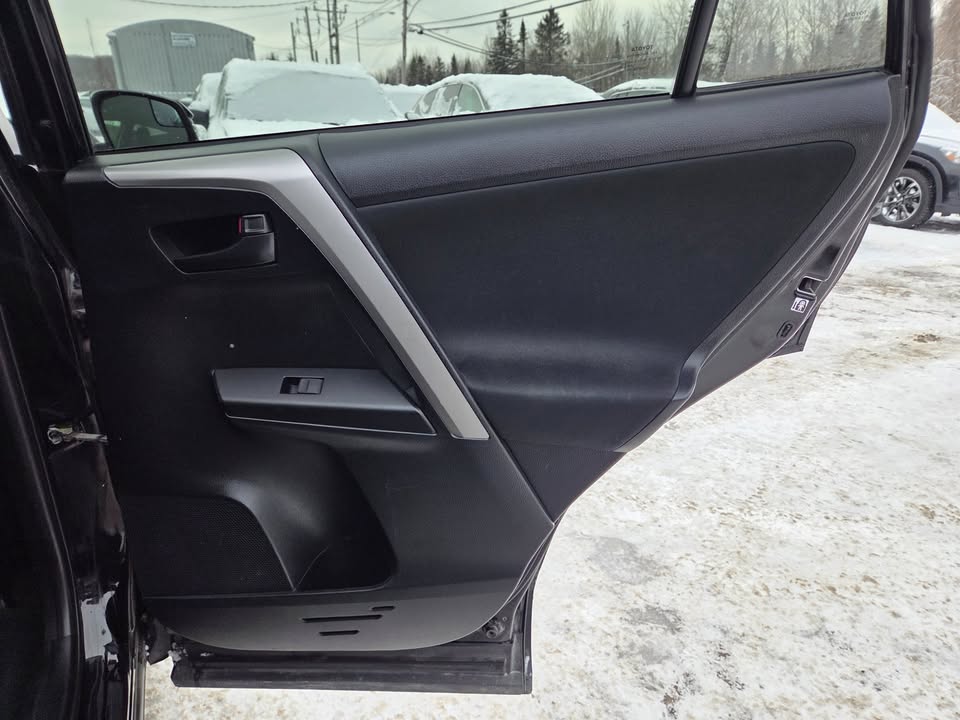 2017 Toyota RAV4 LE FWD