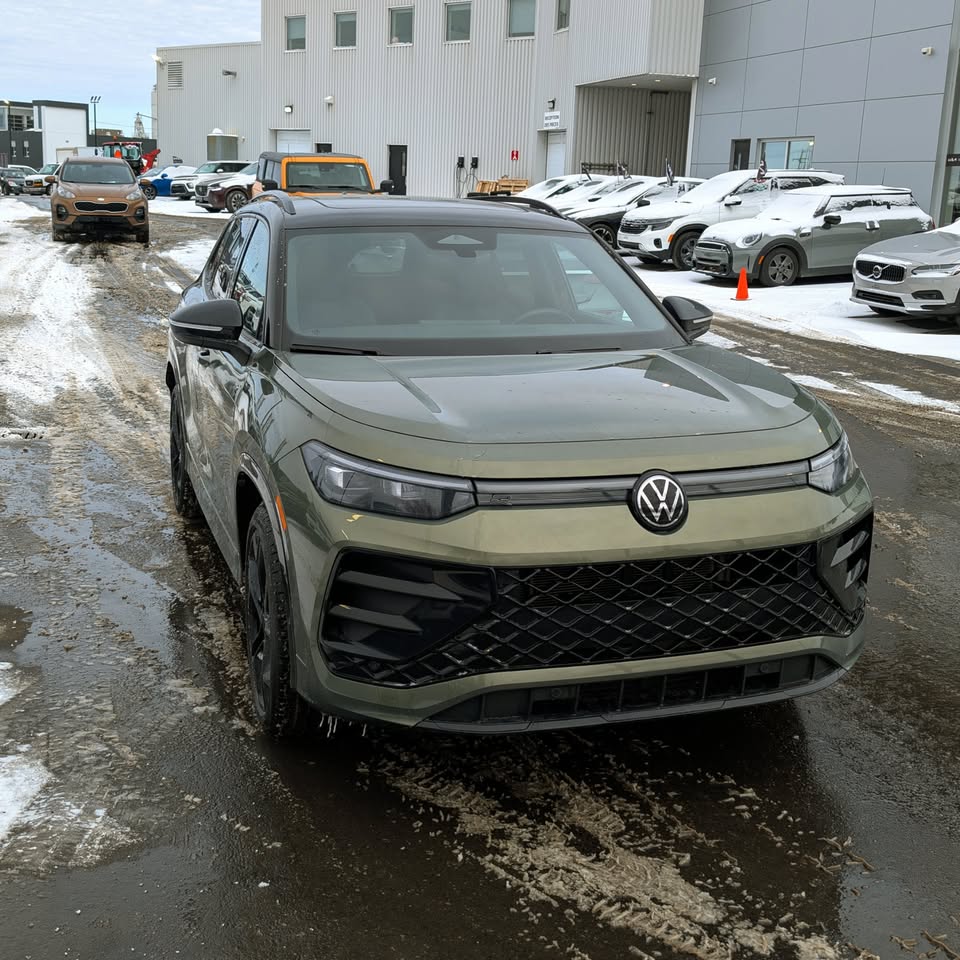 2025 Volkswagen Tiguan Comfortline R-Line Black Edition