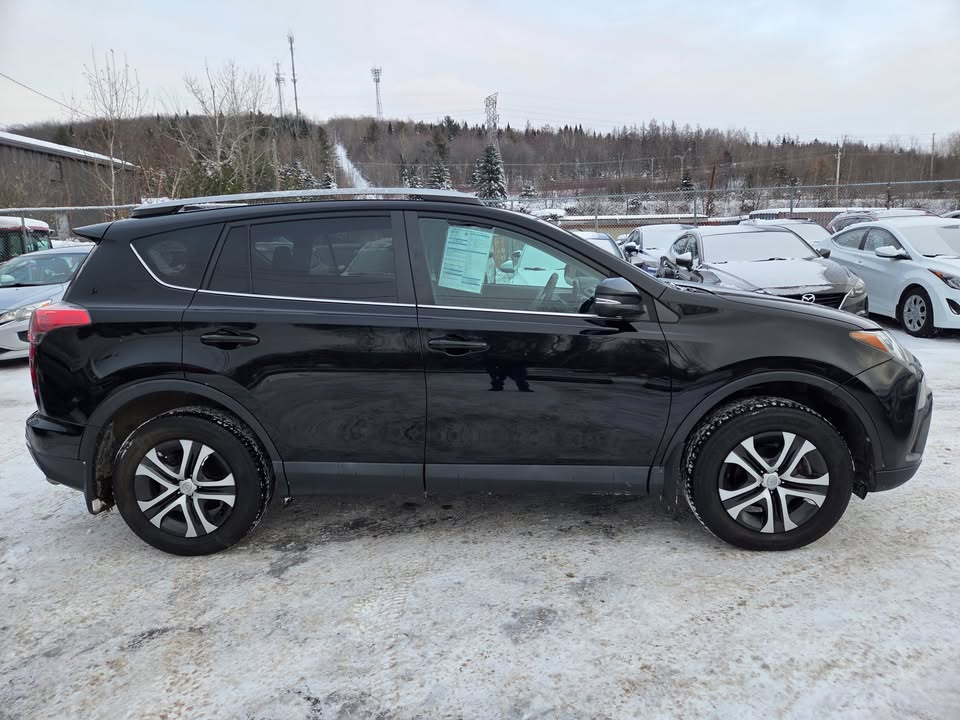 2017 Toyota RAV4 LE FWD