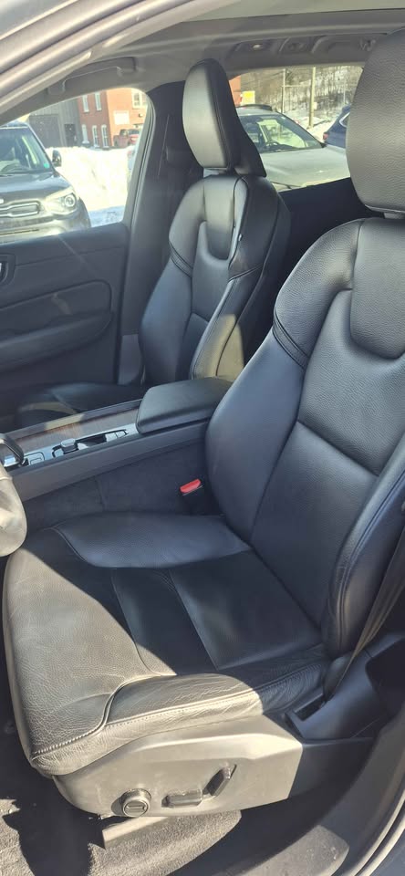 2023 Volvo XC60 Dark Theme