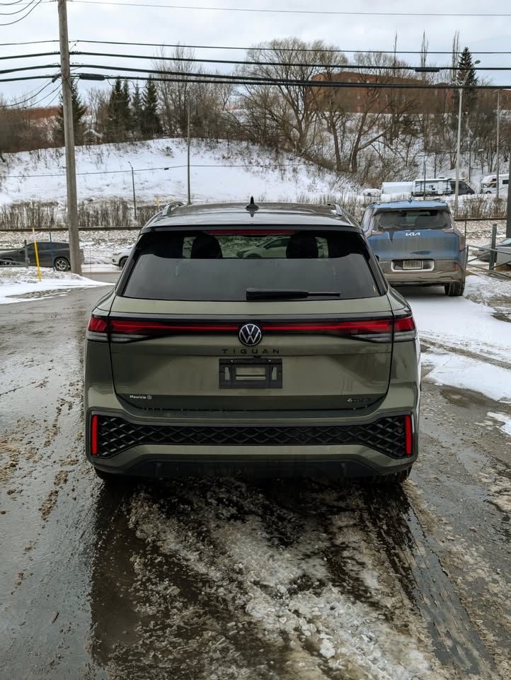 2025 Volkswagen Tiguan Comfortline R-Line Black Edition