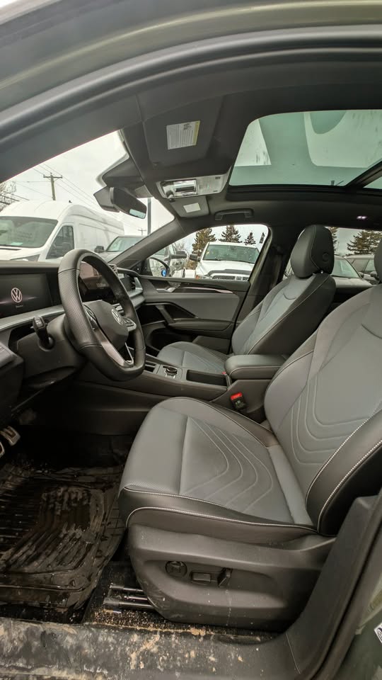 2025 Volkswagen Tiguan Comfortline R-Line Black Edition