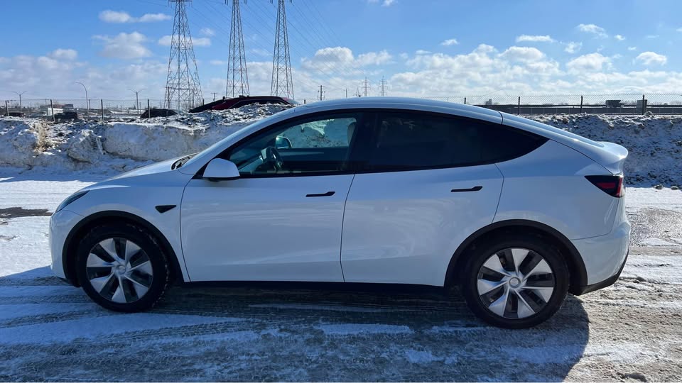 2022 Tesla Model Y Long Range (7-Seater)