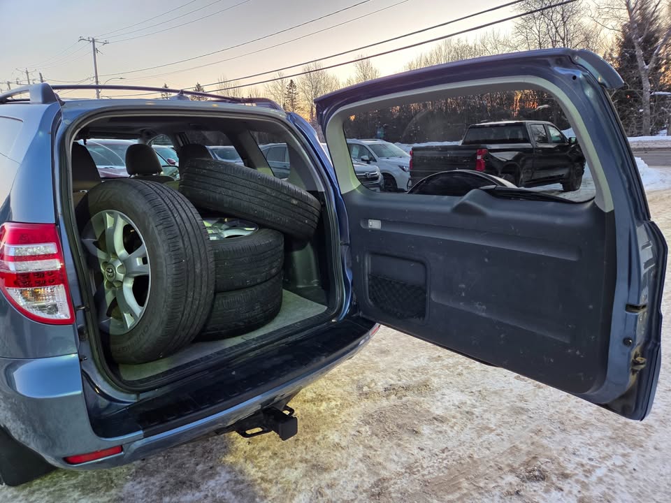 2012 Toyota RAV4 Base 4WD