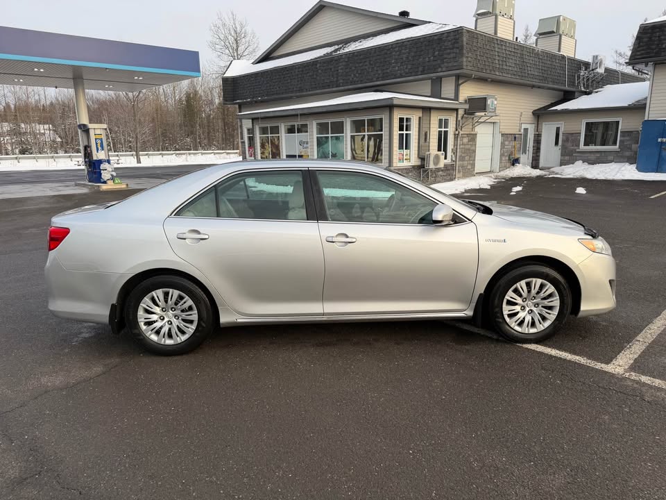 2013 Toyota Camry Hybrid LE