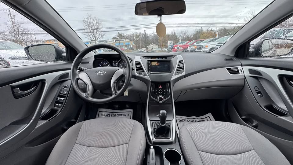 2014 Hyundai Elantra L – Manuel 6 vitesses