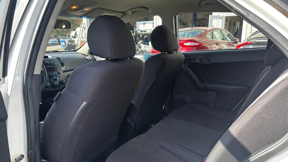 2013 Kia Forte LX Plus 5dr Hatchback