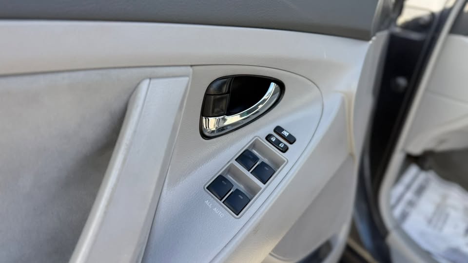 2011 Toyota Camry Hybrid