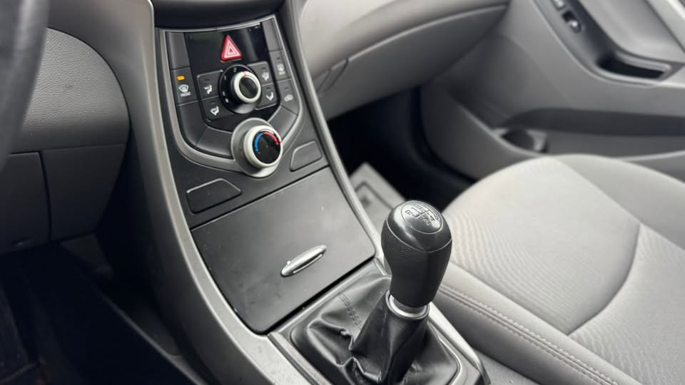 2014 Hyundai Elantra L – Manuel 6 vitesses