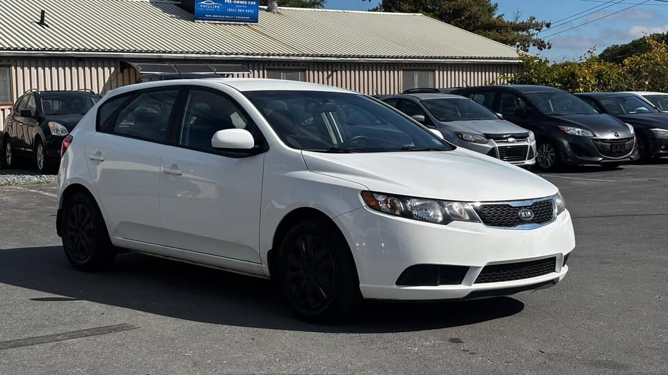 2013 Kia Forte LX Plus 5dr Hatchback