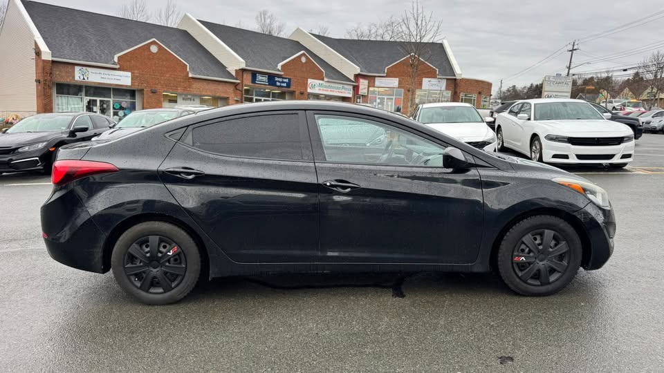 2014 Hyundai Elantra L – Manuel 6 vitesses
