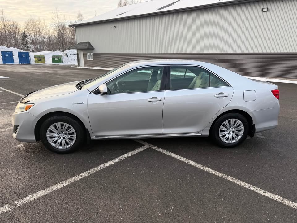 2013 Toyota Camry Hybrid LE