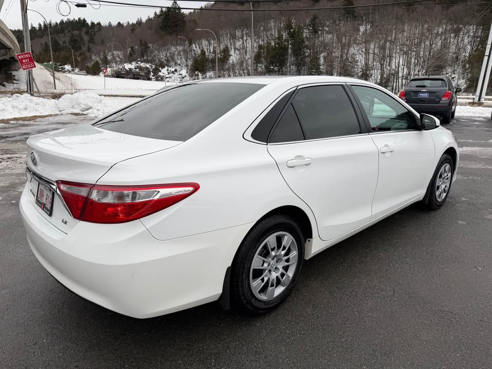 2016 Toyota Camry LE
