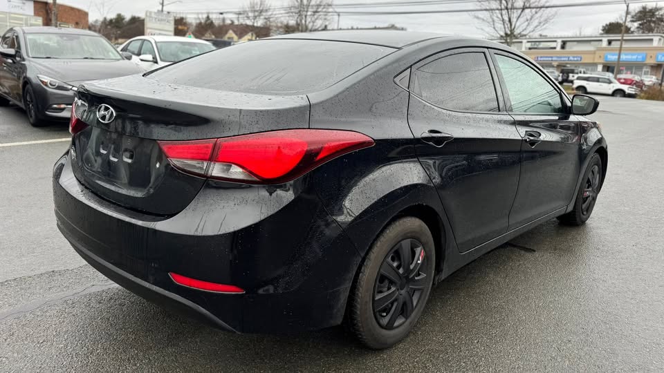 2014 Hyundai Elantra L – Manuel 6 vitesses
