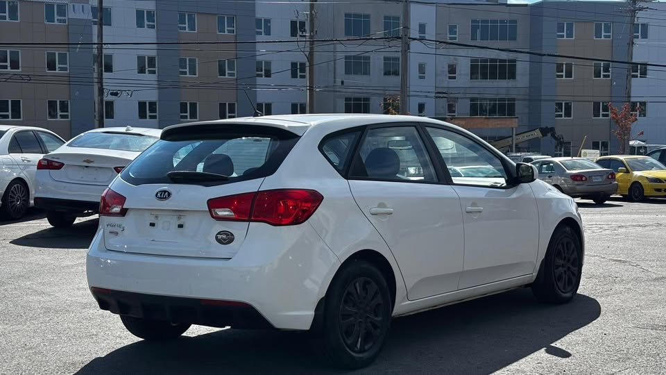 2013 Kia Forte LX Plus 5dr Hatchback