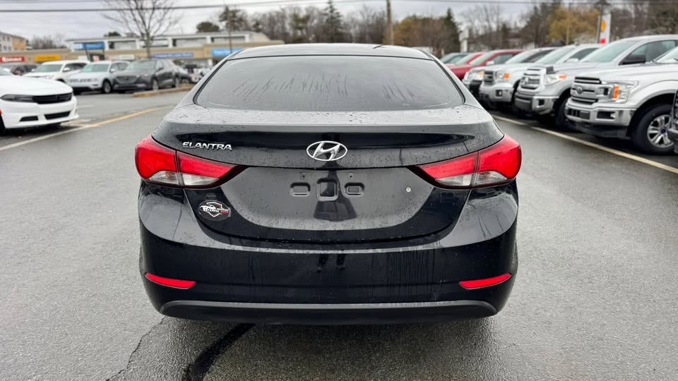 2014 Hyundai Elantra L – Manuel 6 vitesses