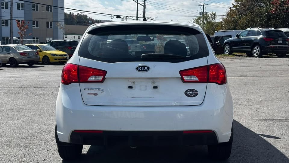 2013 Kia Forte LX Plus 5dr Hatchback