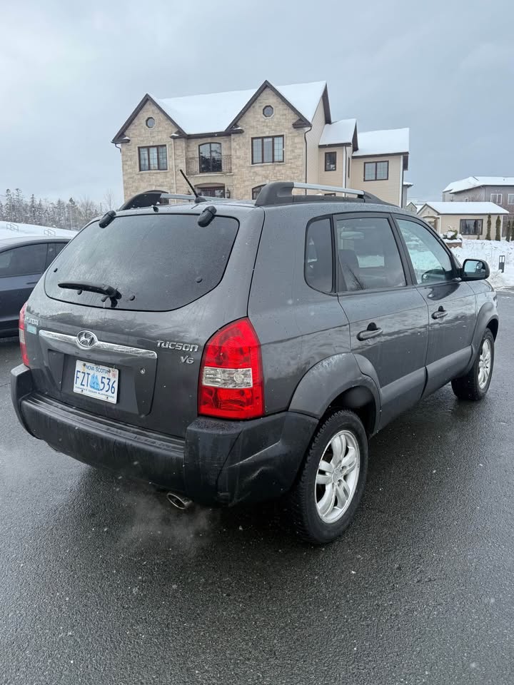 2008 Hyundai Tucson 2.7L FWD