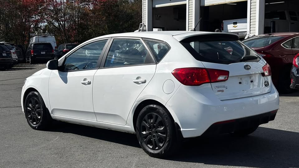2013 Kia Forte LX Plus 5dr Hatchback