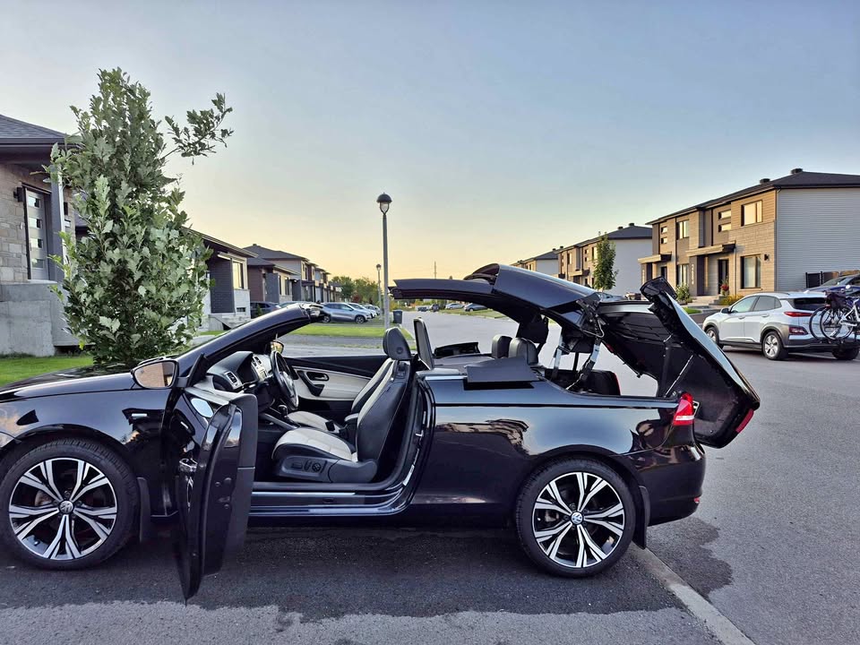 2015 Volkswagen Eos Wolfsburg Edition – Cabriolet