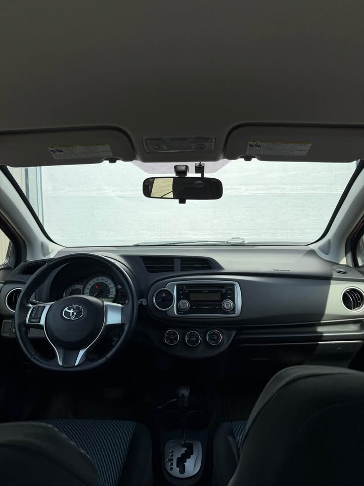 2013 Toyota Yaris Hatchback SE