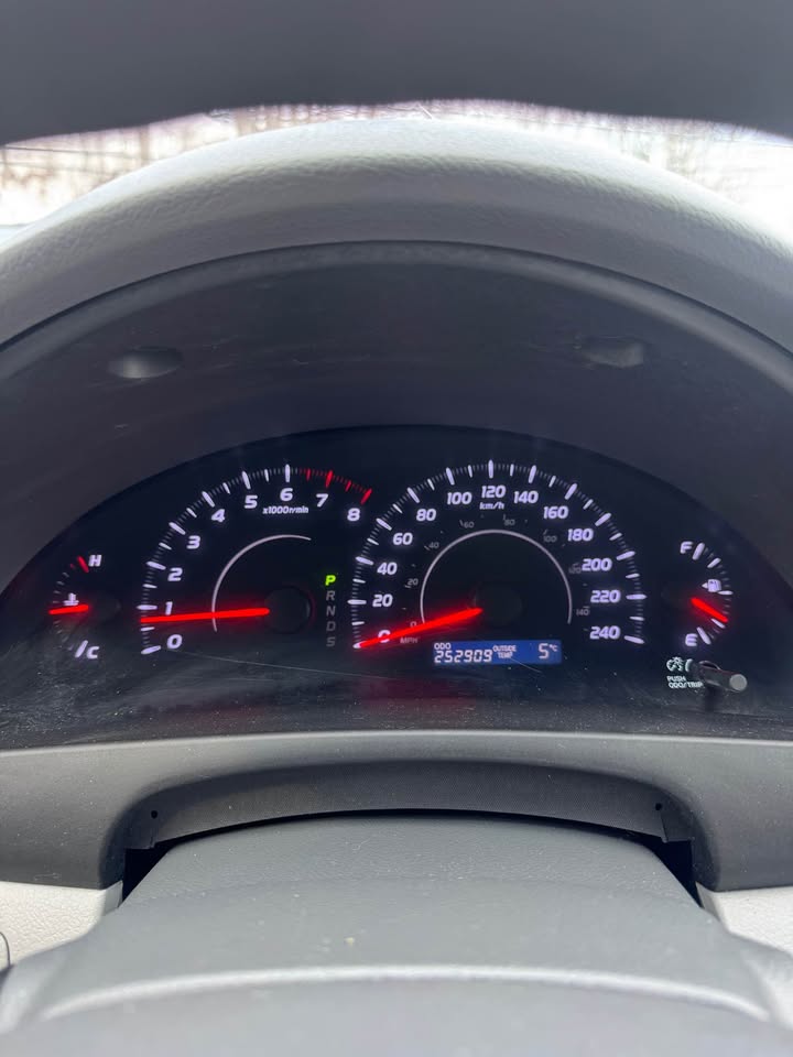 2010 Toyota Camry LE