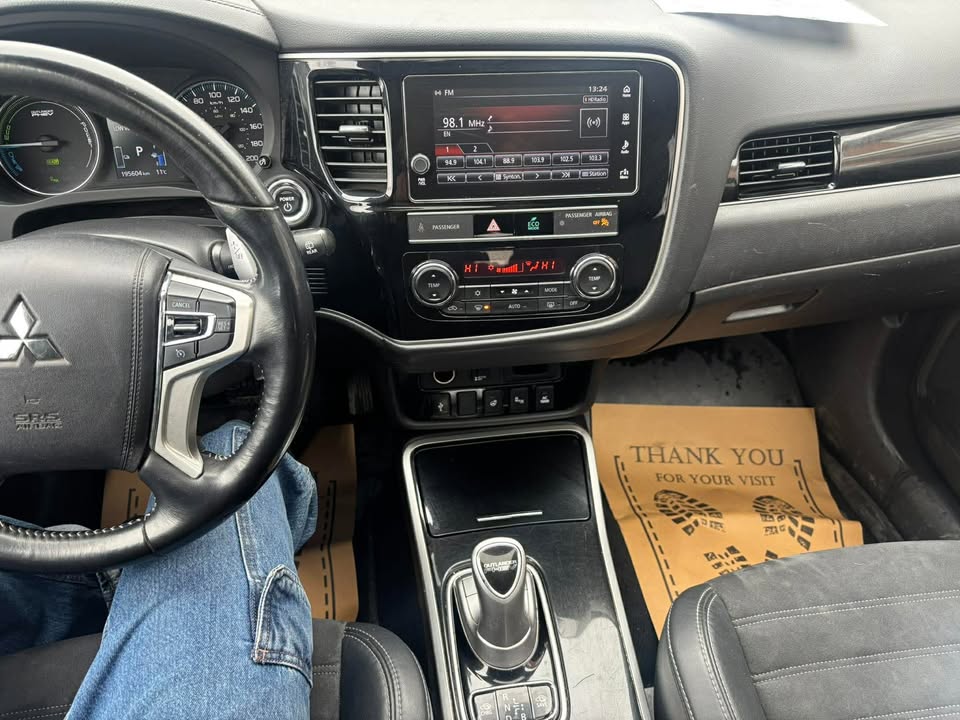 2019 Mitsubishi Outlander PHEV SE AWD