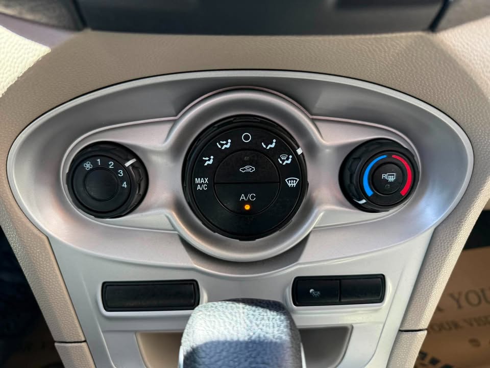2015 Ford Fiesta SE