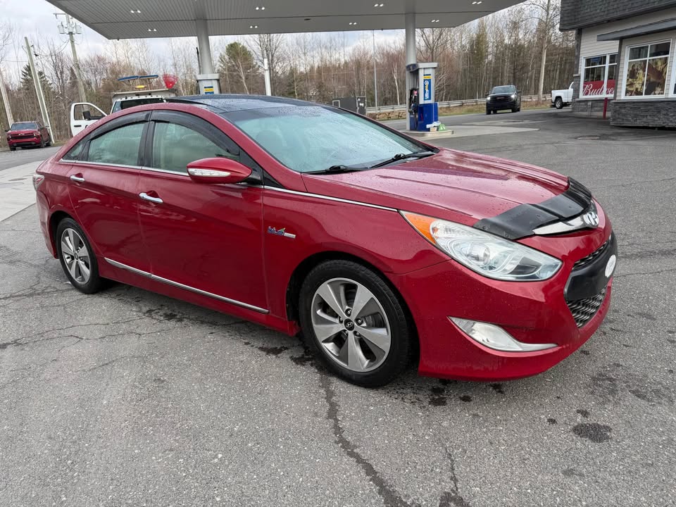 2012 Hyundai Sonata Hybrid Limited – Top of the line