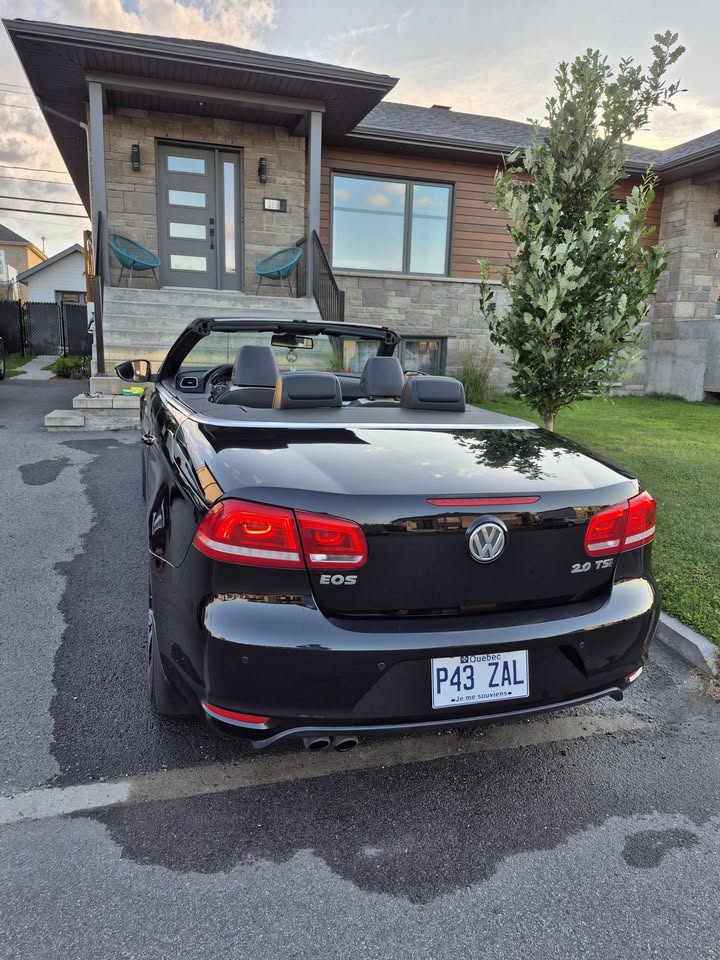 2015 Volkswagen Eos Wolfsburg Edition – Cabriolet