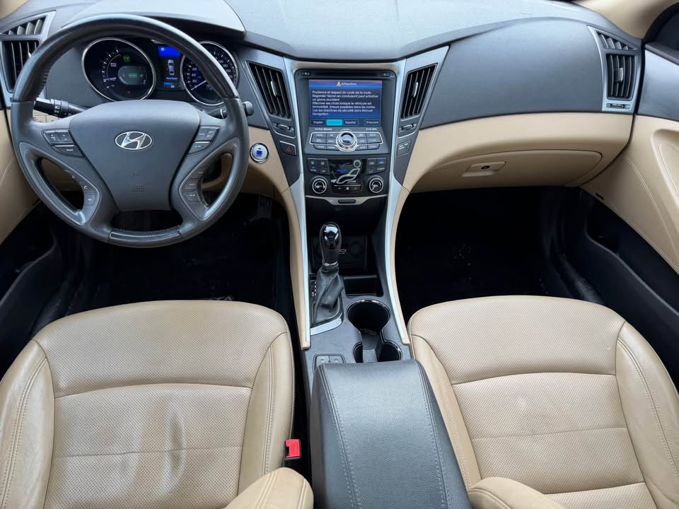 2012 Hyundai Sonata Hybrid Limited – Top of the line