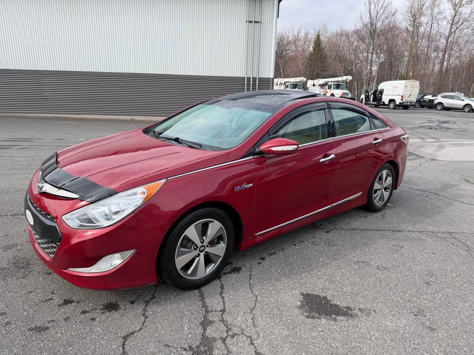 2012 Hyundai Sonata Hybrid Limited – Top of the line