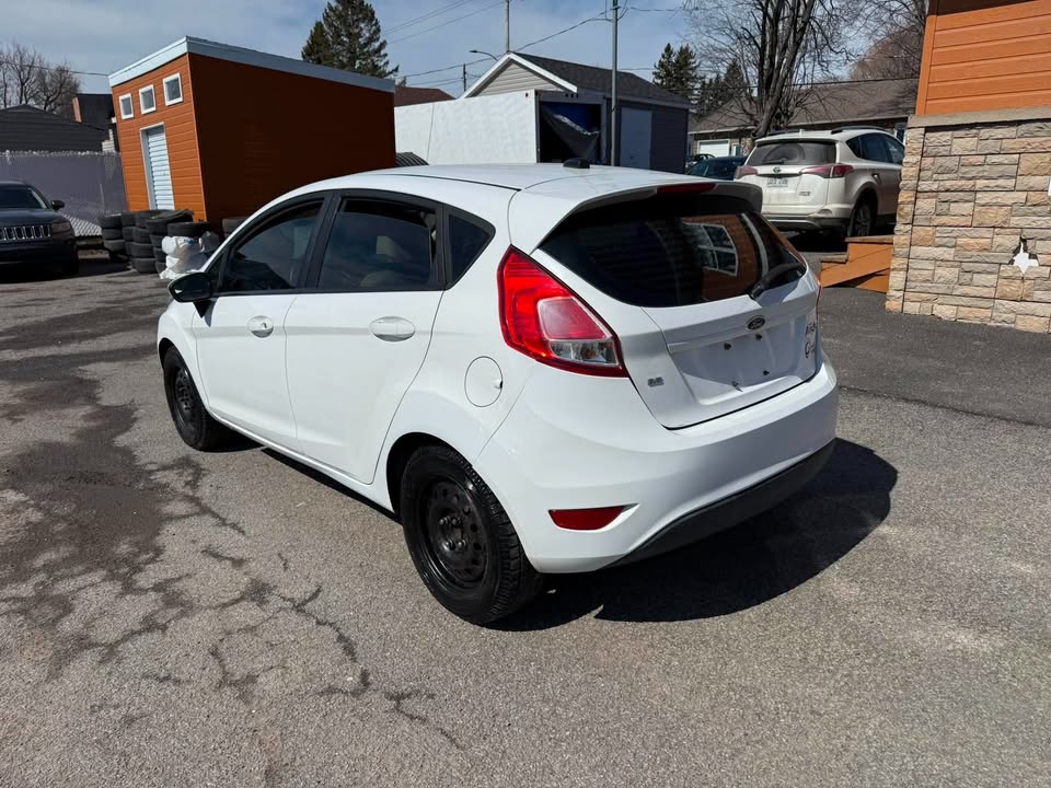 2015 Ford Fiesta SE