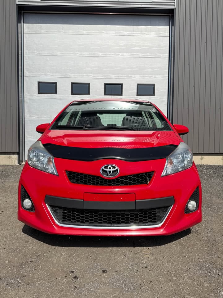 2013 Toyota Yaris Hatchback SE