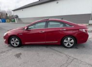 2012 Hyundai Sonata Hybrid Limited – Top of the line