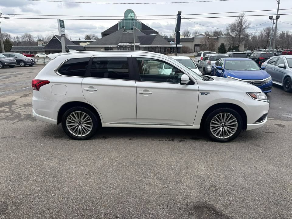 2019 Mitsubishi Outlander PHEV SE AWD