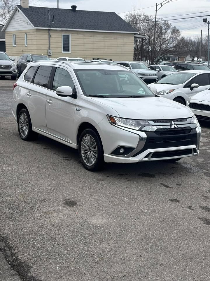 2019 Mitsubishi Outlander PHEV SE AWD