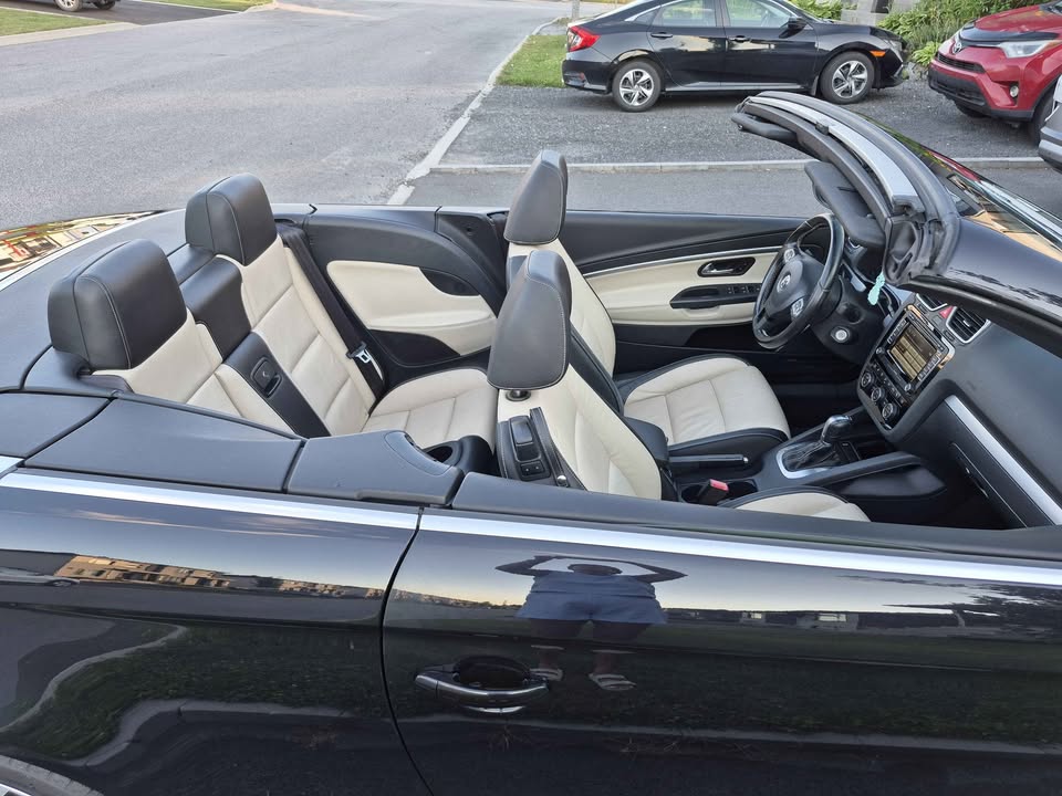 2015 Volkswagen Eos Wolfsburg Edition – Cabriolet