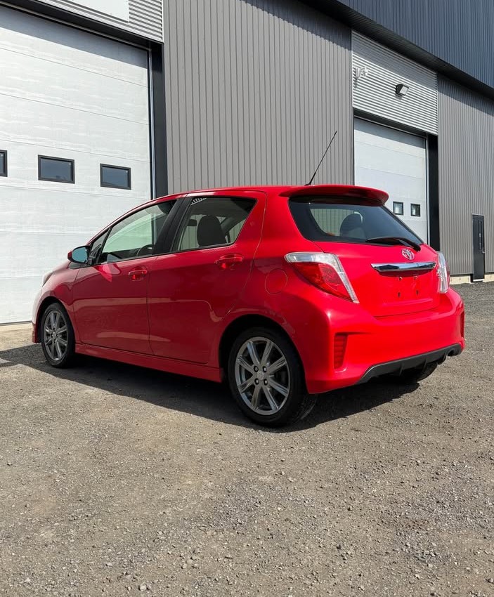 2013 Toyota Yaris Hatchback SE