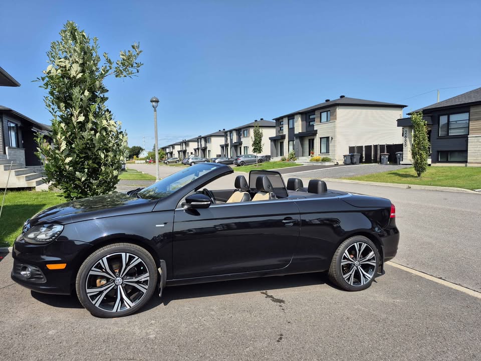 2015 Volkswagen Eos Wolfsburg Edition – Cabriolet