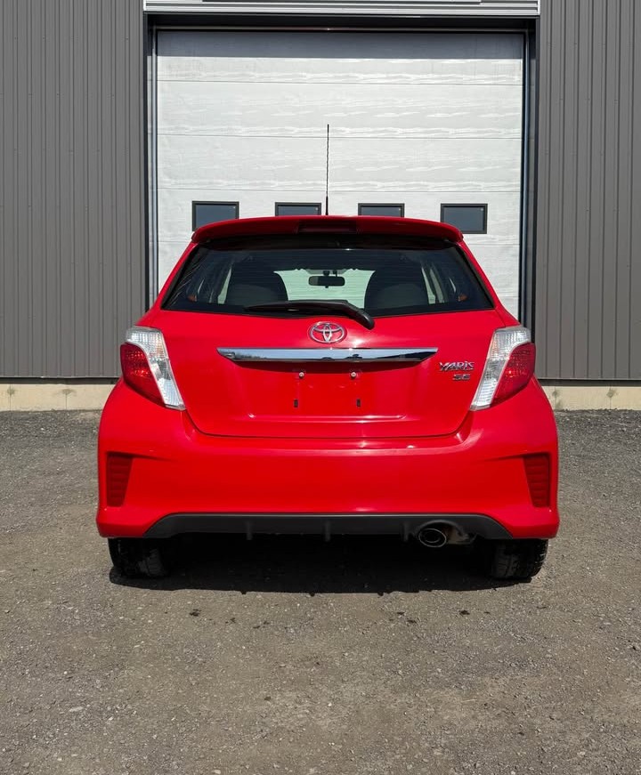 2013 Toyota Yaris Hatchback SE