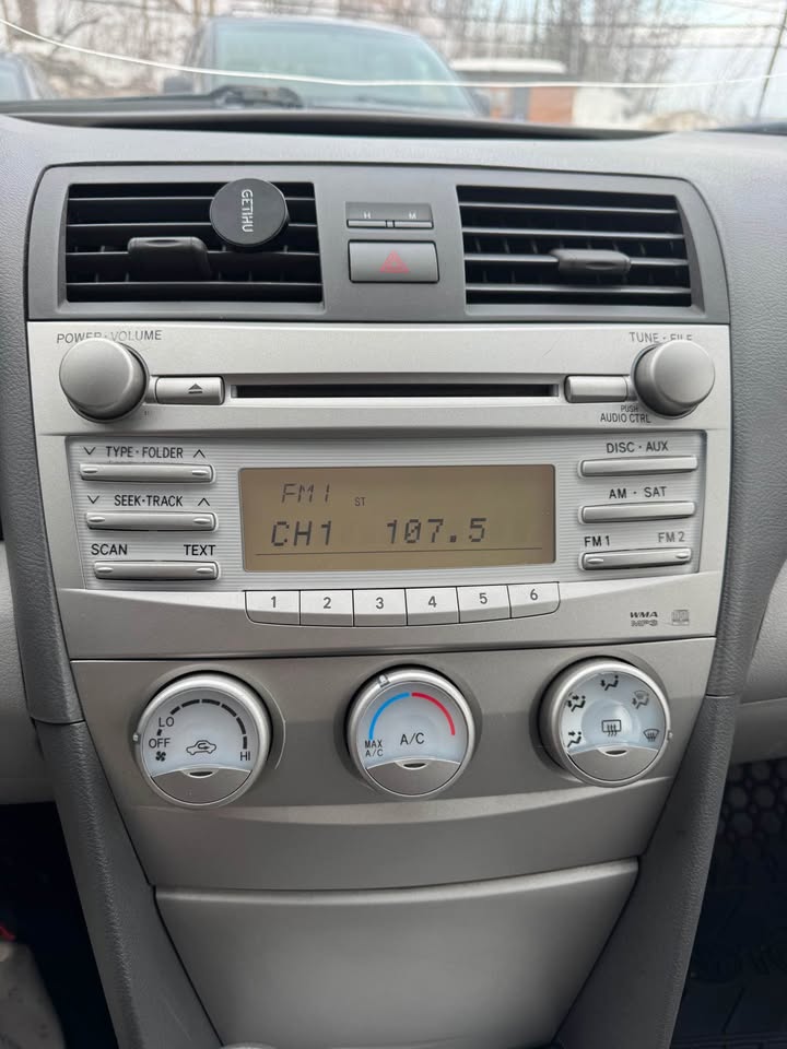 2010 Toyota Camry LE