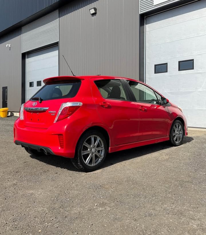 2013 Toyota Yaris Hatchback SE