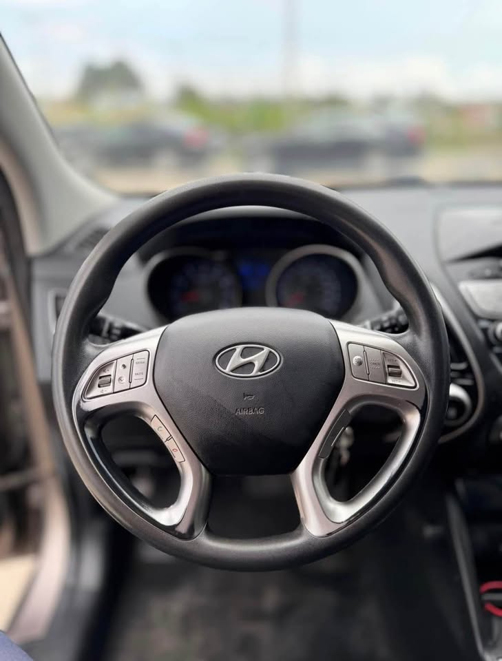 2010 Hyundai Tucson | SUV | Low Miles